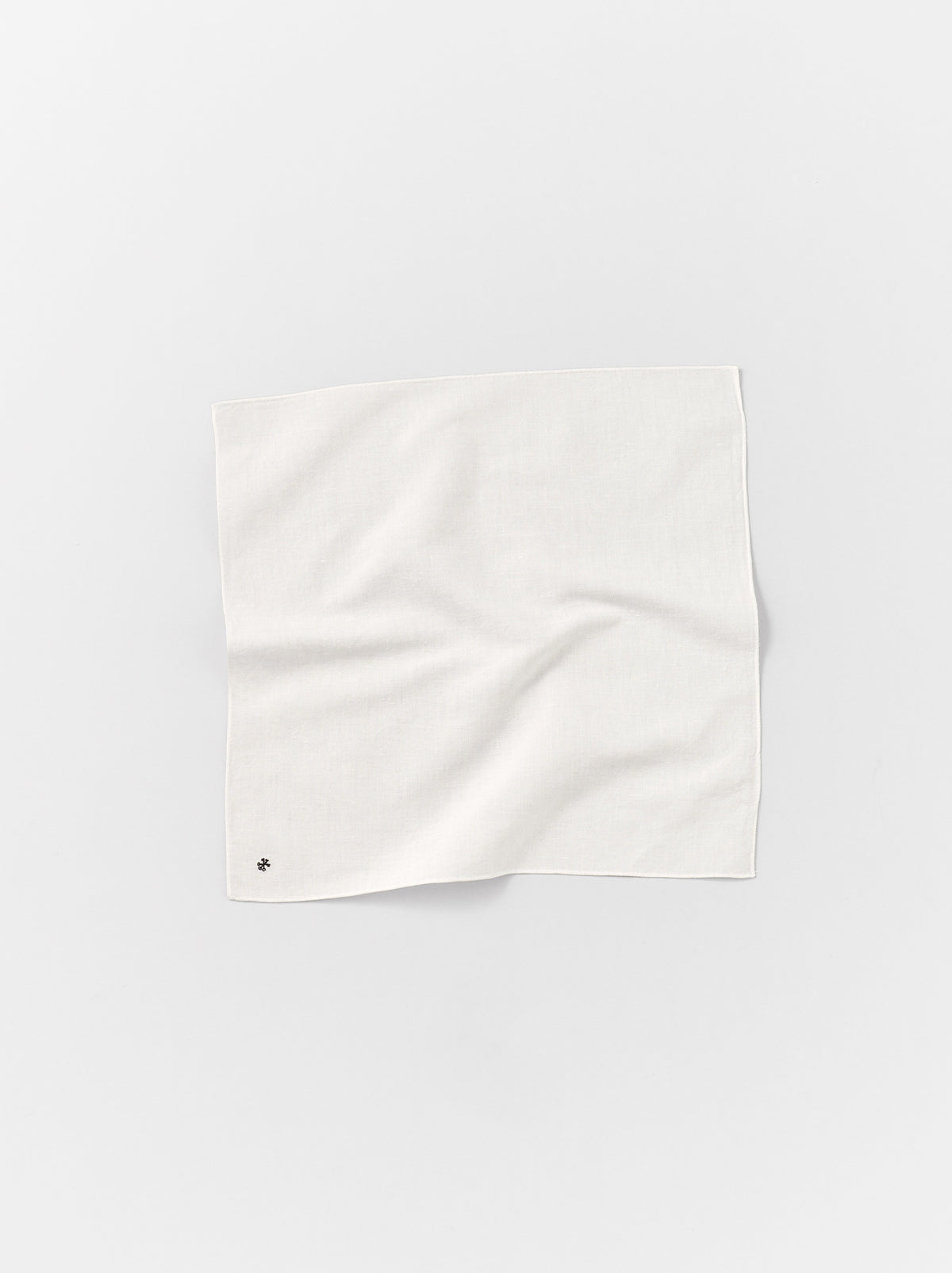Flat handkerchief M – ARTS&SCIENCE ONLINE SELLER