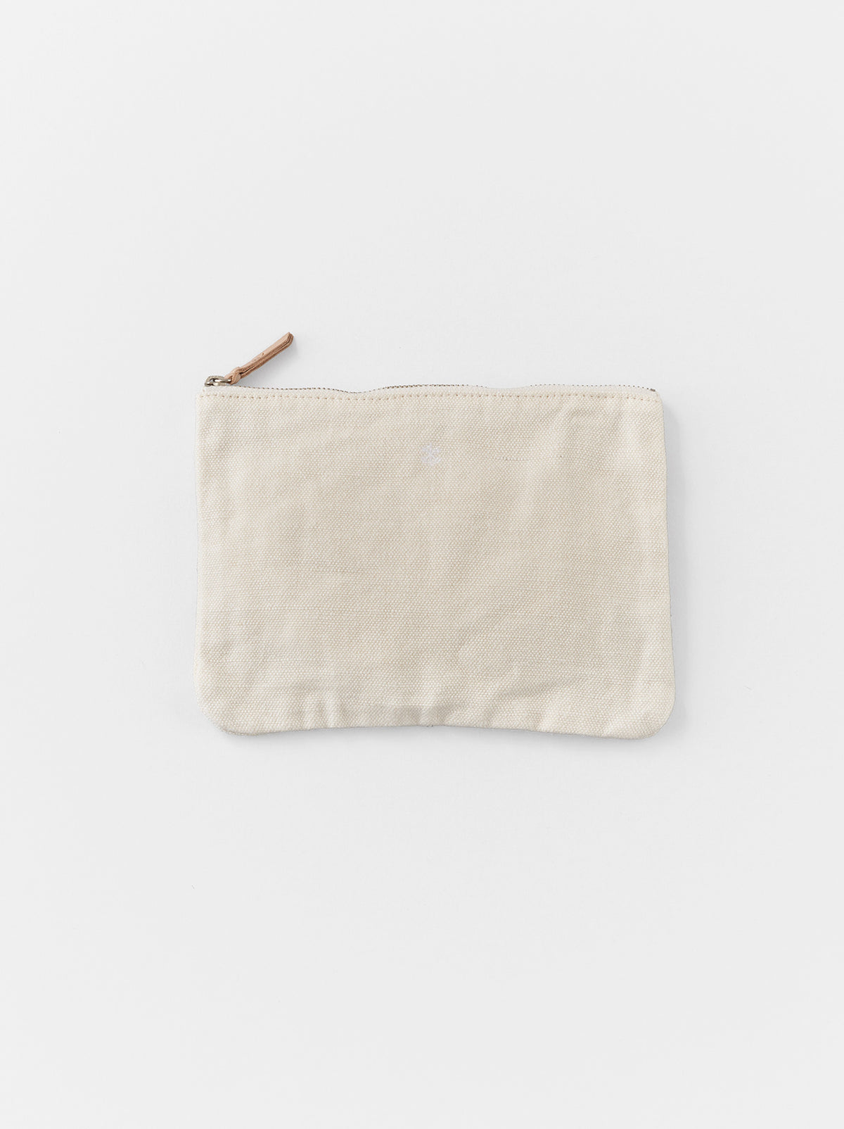 0SL0AP0031005_Pouch-M_1200x.