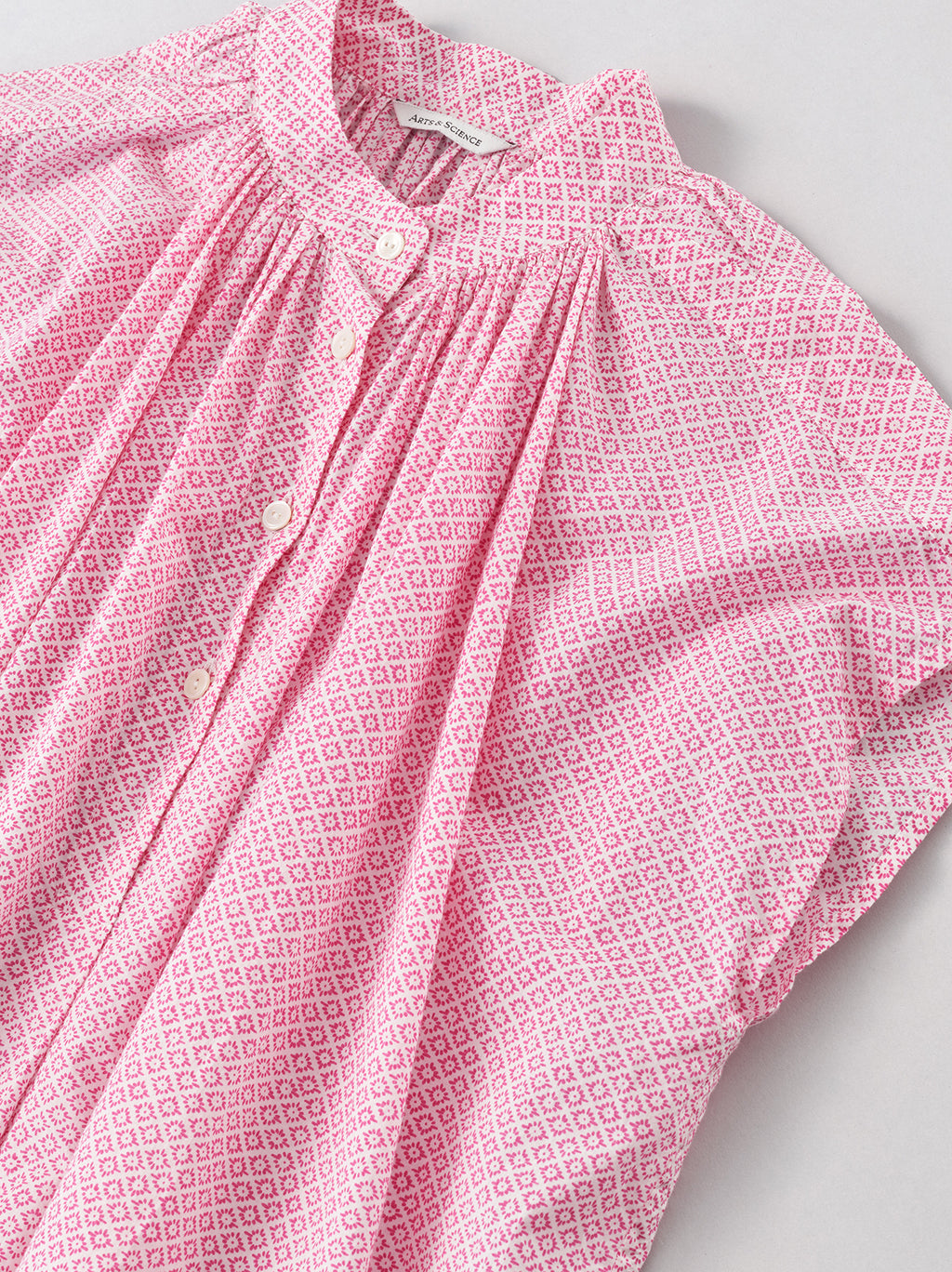 Button front no sleeve gather blouse – ARTS&SCIENCE ONLINE SELLER