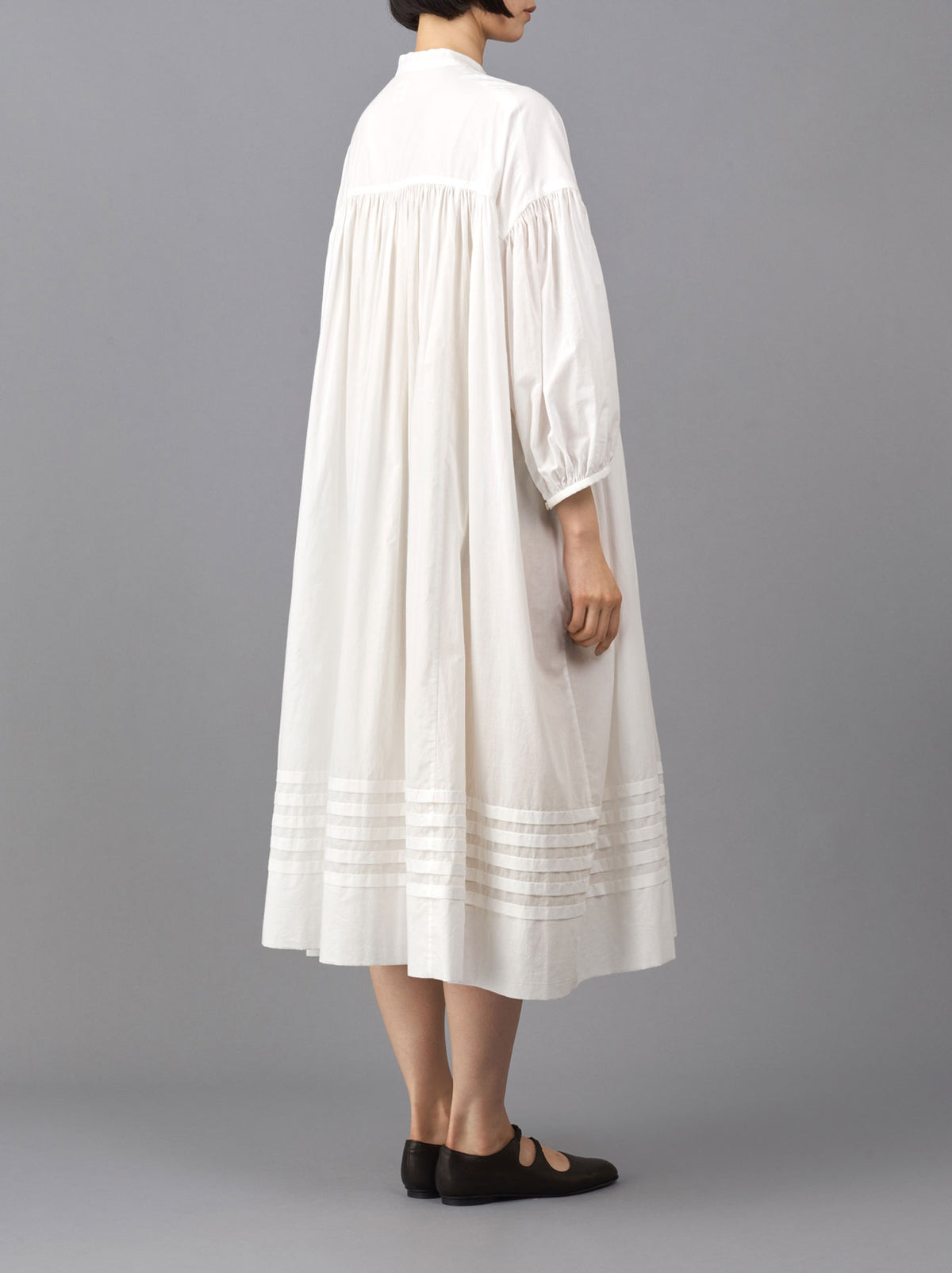 りなこです。A&S 2025 zanini ブラウス りなこ様専用です。A&S 2025 zanini ブラウス - メルカリ