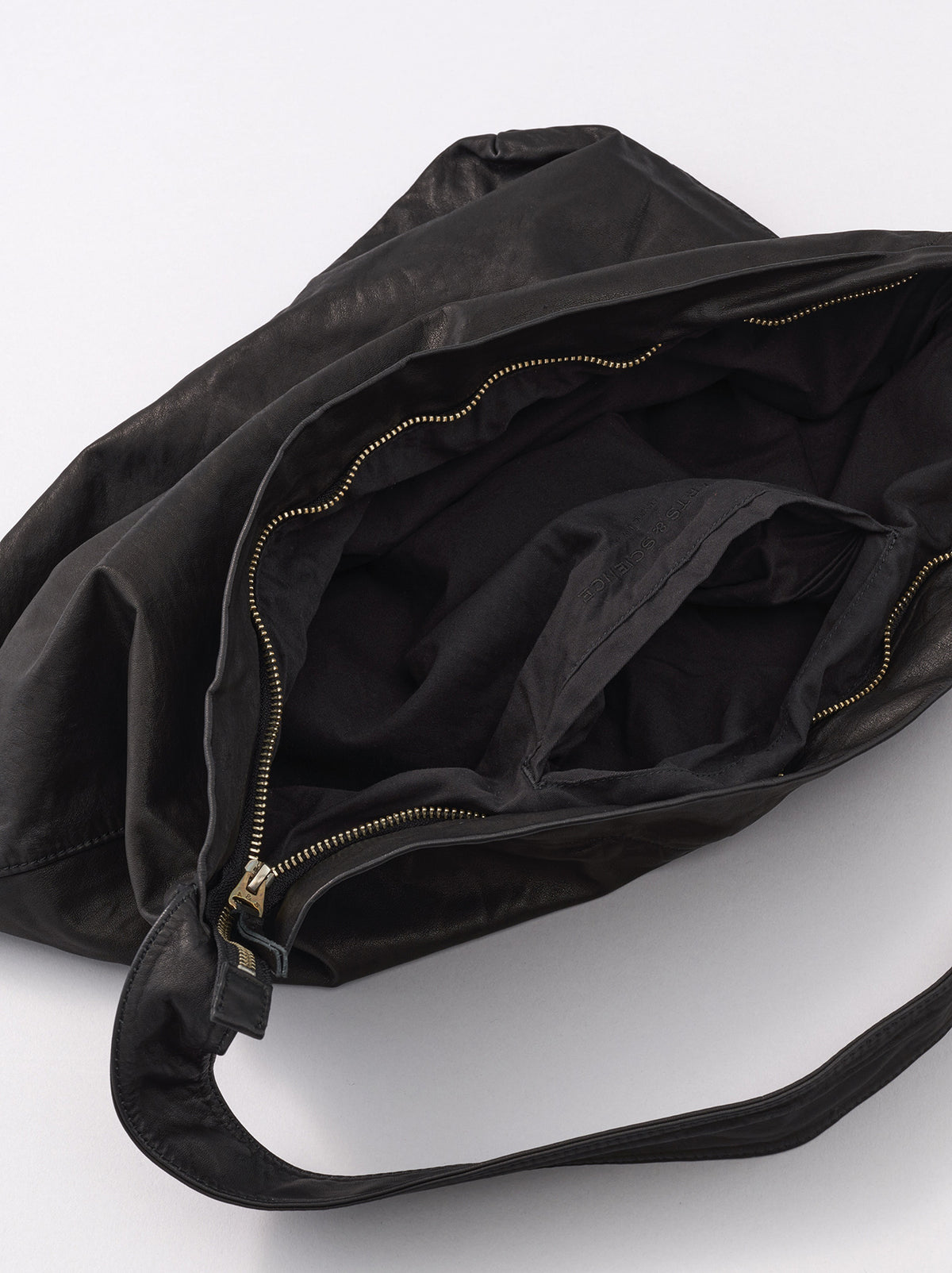 Zipper wide tote (Dyed leather) – ARTS&SCIENCE ONLINE SELLER