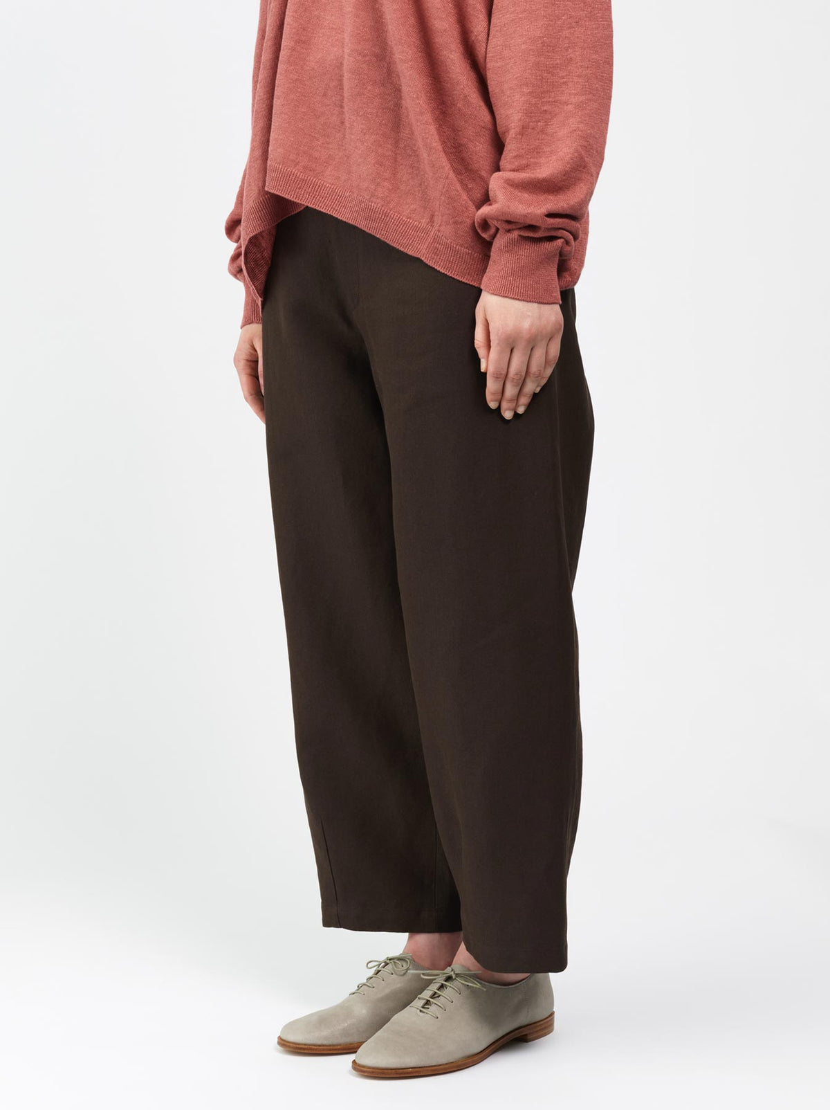 Back gum balloon pants – ARTS&SCIENCE ONLINE SELLER