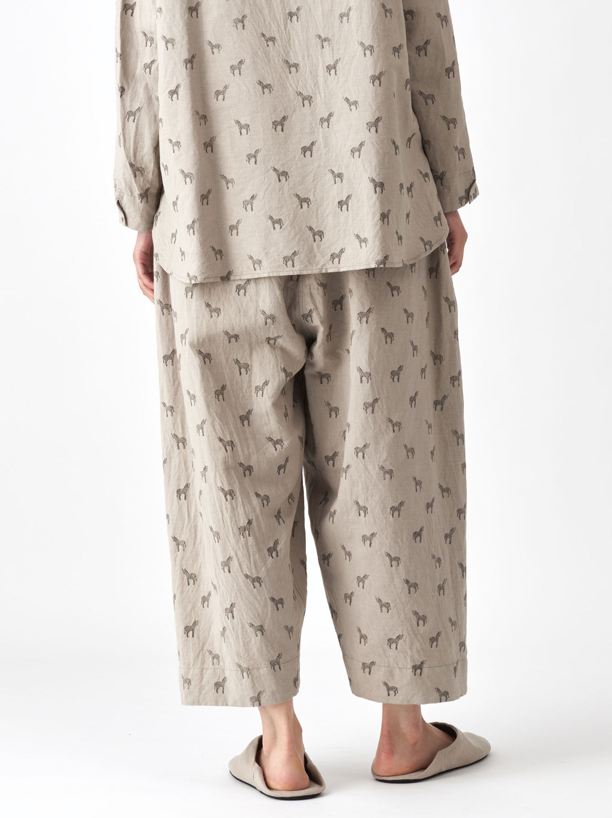 Side seamless bulky pants – ARTS&SCIENCE ONLINE SELLER