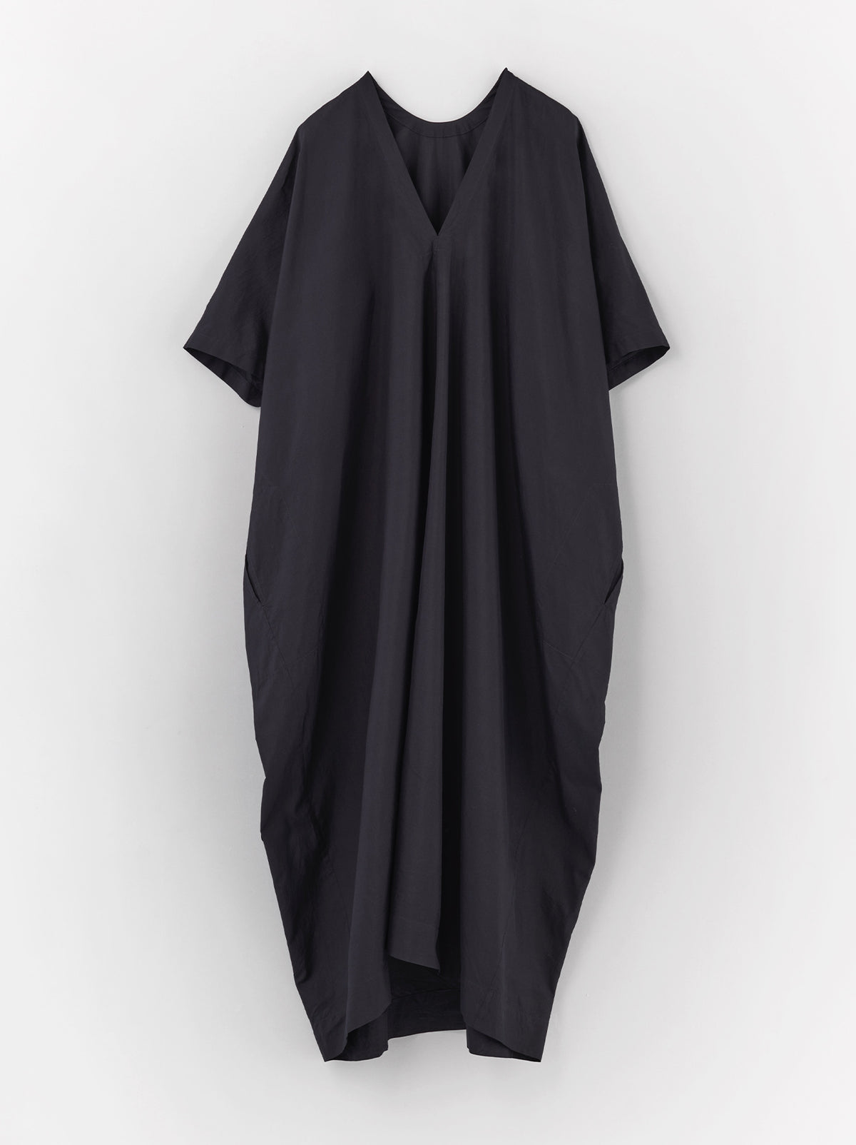 Back long dress – ARTS&SCIENCE ONLINE SELLER