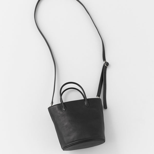 Black_2_0261AB1248148_Bucket-