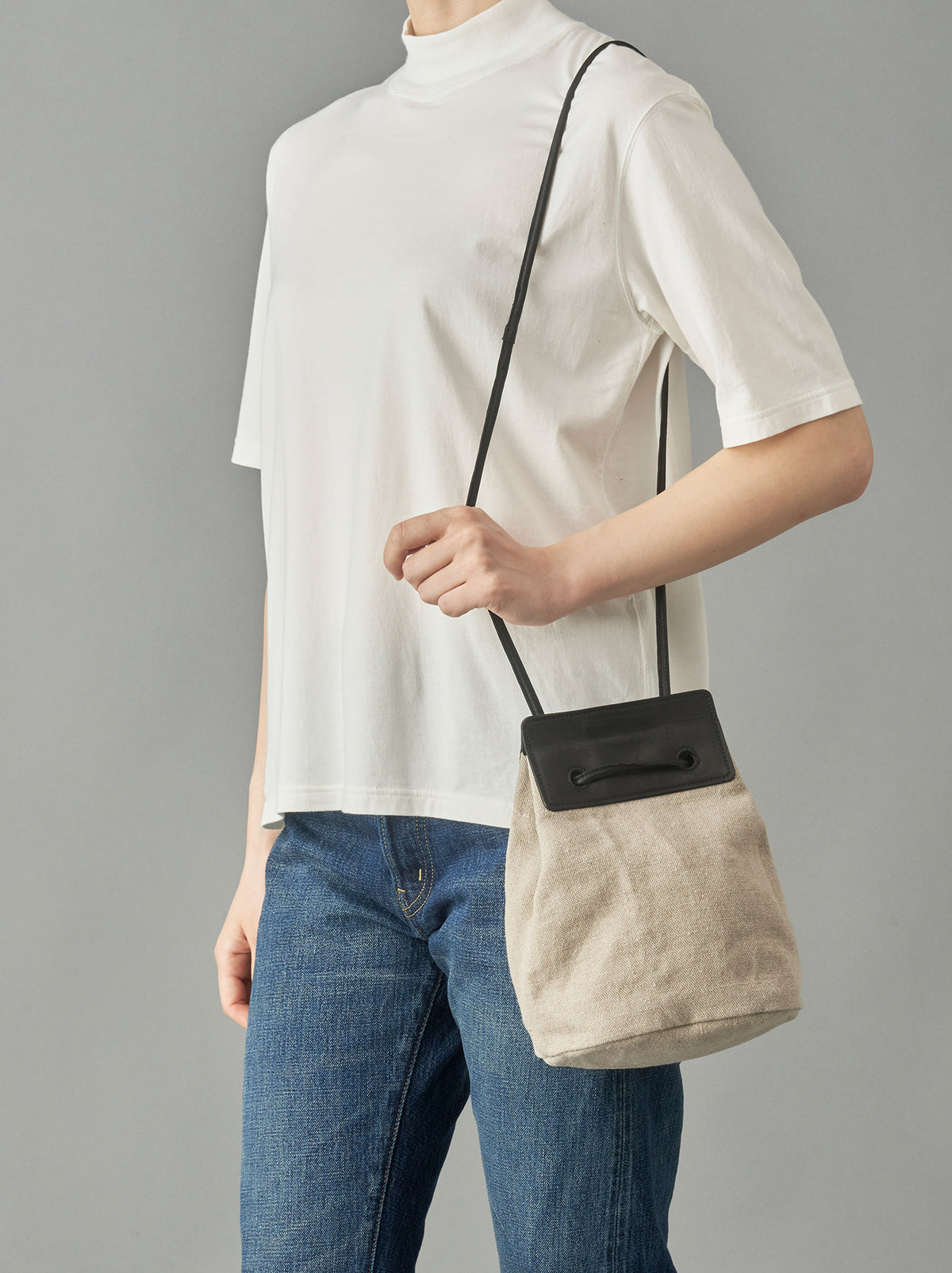 Oval lantern shoulder bag mini