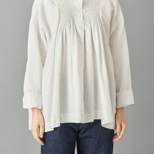 Front smocking tent line blouse